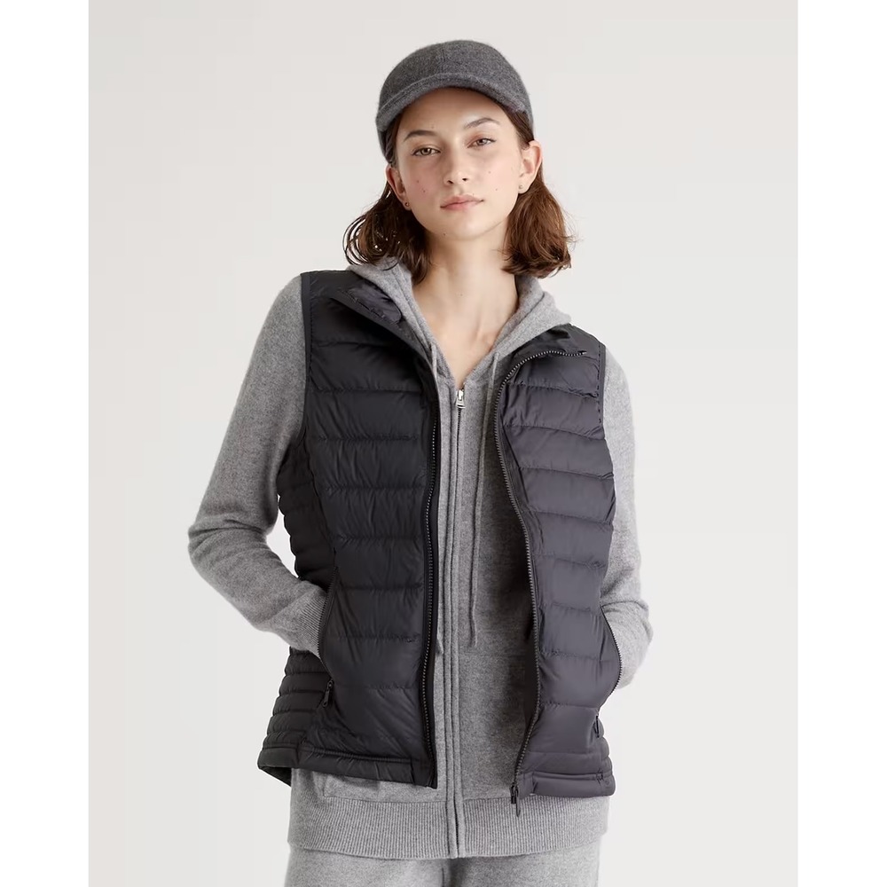 Quince Black 90/10 Down Packable Puffer Vest Womens Size Medium Minimalist